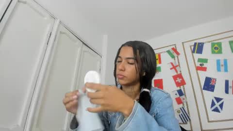 Snapshot of emily_gaviria1 chatting on 07.12.26 emily_gaviria1 online show from 07.12.26