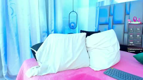 Emi  online show from 10.11.25