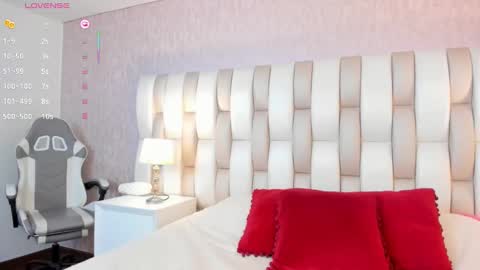 EMILY   Monday 5-2 am From Tuesday to Friday5-1 am Colombia time online show from 02.19.25