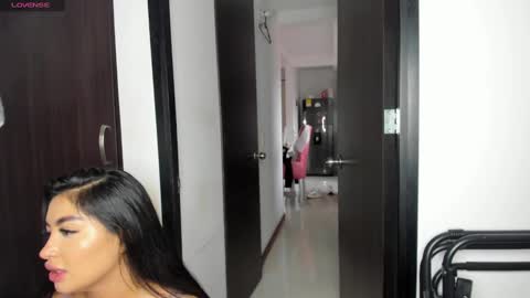 Snapshot of emily_huddson_ chatting on 02.01.25 independet model online show from 02.01.25