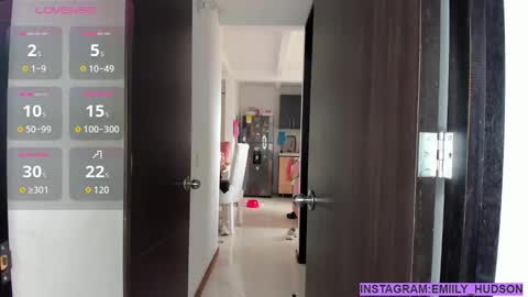 Snapshot of emily_huddson_ chatting on 10.03.25 independet model online show from 10.03.25