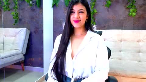 Snapshot of emily_jones3 chatting on 11.07.25 Emily online show from 11.07.25