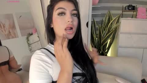 EmilyKenner  Independent model  online show from 02.07.26