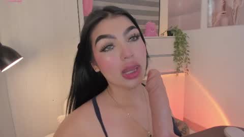 Snapshot of emily_kenner chatting on 07.17.26 EmilyKenner Independent model online show from 07.17.26