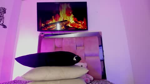 Snapshot of emily_lady20 chatting on 12.23.24 emily lady20 Independient modelIndependiente online show from 12.23.24