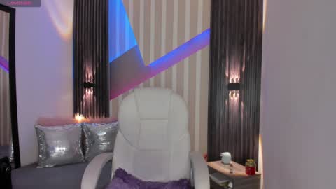 Emily online show from 01.24.25