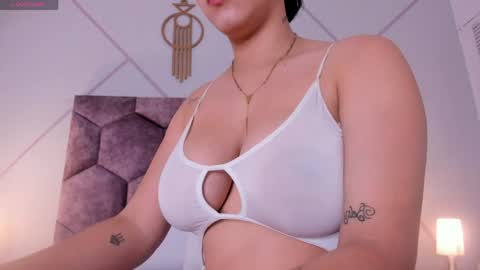 emily_nova_ online show from 04.05.26