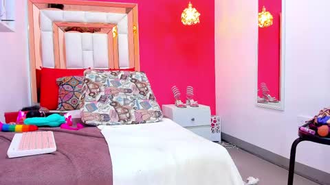 Snapshot of emily_sexy3 chatting on 02.20.25 Emily online show from 02.20.25