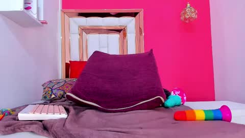 Snapshot of emily_sexy3 chatting on 02.26.25 Emily online show from 02.26.25