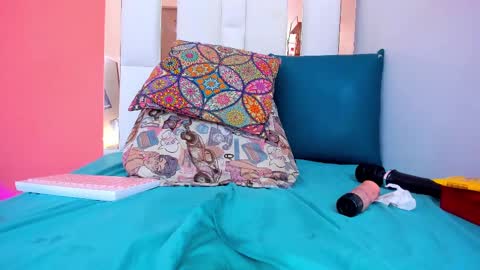 Snapshot of emily_sexy3 chatting on 03.09.25 Emily online show from 03.09.25