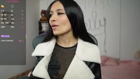 Snapshot of emily_smitt chatting on 02.25.25 emily_smitt online show from 02.25.25