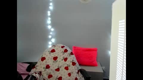 emily_vixen_ online show from 10.25.25