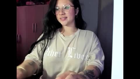 emily_vixen_ online show from 10.28.25