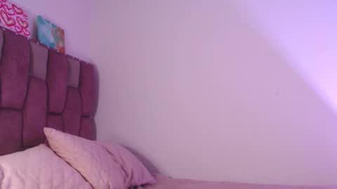 emily_w2 online show from 10.25.25