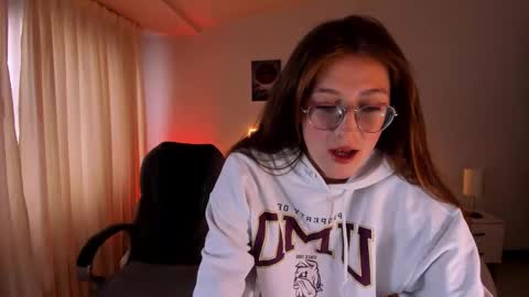 emily_warren__ online show from 09.30.25