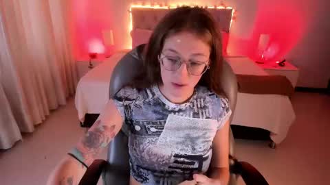 emily_warren__ online show from 10.03.25