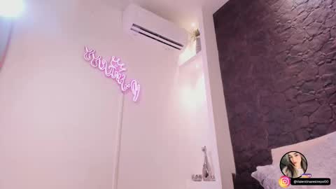 emilyallen_1 online show from 11.30.25