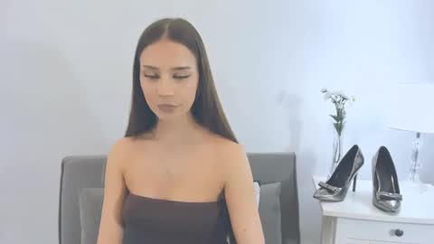 EmilyCharming online show from 02.04.25