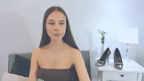 EmilyCharming online show from 02.05.25