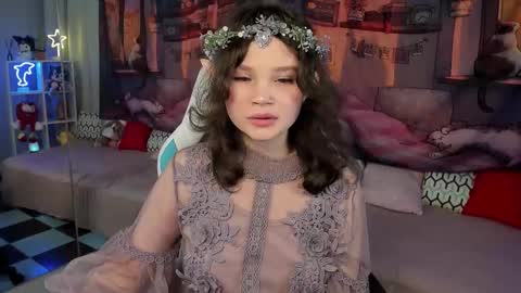 Emilyhaves online show from 10.29.25