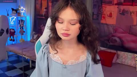 Emilyhaves online show from 12.15.25