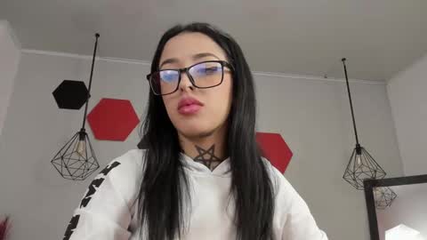 Snapshot of emilydaft chatting on 12.21.24 fari online show from 12.21.24