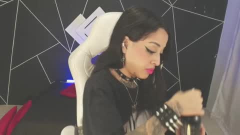 Snapshot of emilydaft chatting on 09.24.25 fari online show from 09.24.25