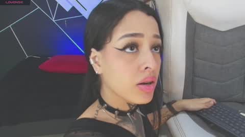 Snapshot of emilydaft chatting on 11.10.25 fari online show from 11.10.25