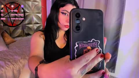 Snapshot of emilydarkwood chatting on 10.05.25 Emily online show from 10.05.25