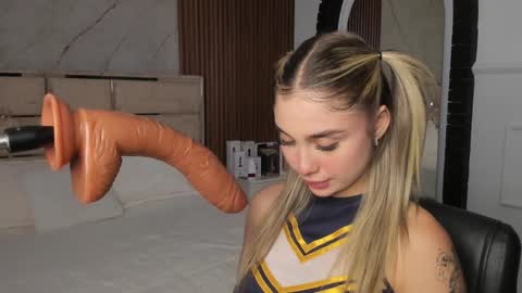 Emily Hendrix online show from 01.24.25