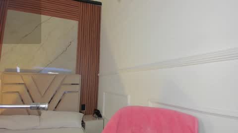 Emily Hendrix online show from 02.19.26