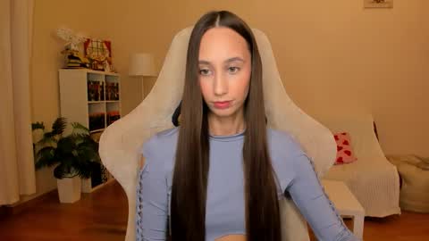 Snapshot of emilyhoston chatting on 09.11.25 Alina online show from 09.11.25