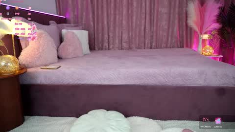 Snapshot of emilyhudsson chatting on 11.18.25 Emily online show from 11.18.25