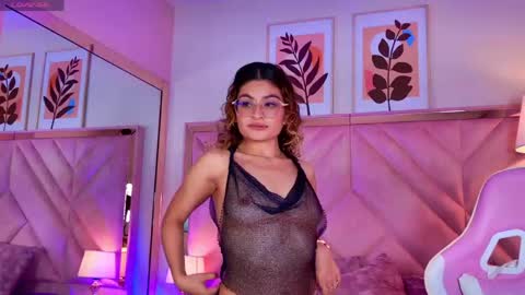 Emilyjonnes  online show from 04.11.26