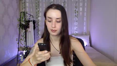 Emyli online show from 09.10.25