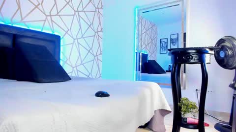         online show from 02.03.25