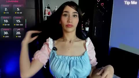 Snapshot of emilytafur chatting on 06.14.26 Emy online show from 06.14.26