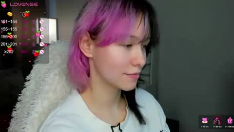 Snapshot of emilytrase chatting on 07.17.26 Betty online show from 07.17.26