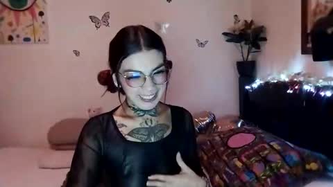 Valentina independent model online show from 12.16.24