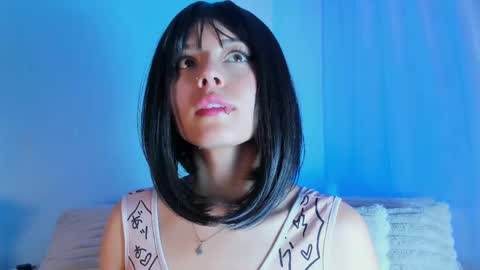    online show from 10.01.25