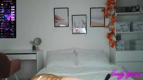 Snapshot of emilyxgrasez chatting on 02.11.25 Emily online show from 02.11.25