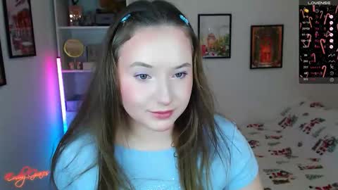 Snapshot of emilyxgrasez chatting on 12.19.25 Emily online show from 12.19.25