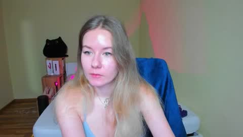 Snapshot of emilyy____ chatting on 02.11.25 Emily online show from 02.11.25