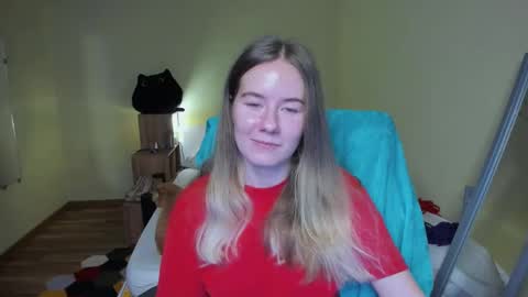 Snapshot of emilyy____ chatting on 03.05.25 Emily online show from 03.05.25