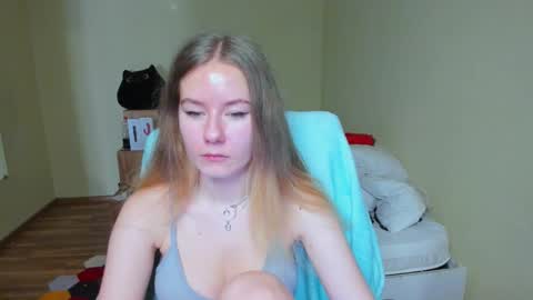 Snapshot of emilyy____ chatting on 03.09.25 Emily online show from 03.09.25