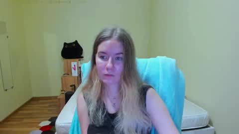 Snapshot of emilyy____ chatting on 03.10.25 Emily online show from 03.10.25