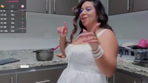 Snapshot of emilyy_cooperr chatting on 06.12.26 emilyy_cooperr online show from 06.12.26