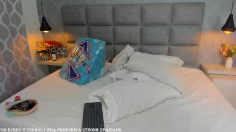 emilyy_r online show from 02.06.26