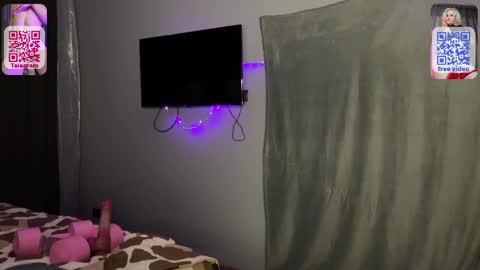 Snapshot of eminent_eva chatting on 02.22.25 Eminent Eva online show from 02.22.25