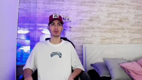 emir_ozan online show from 01.14.26